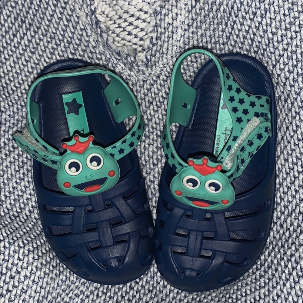 Ipanema Kids Sandals with frog clip